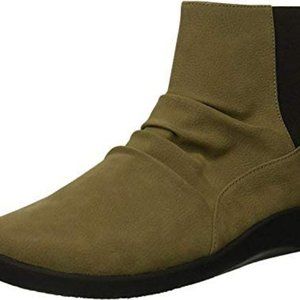 Cloudstepper by Clarks Women's Sillian Rima Ankle